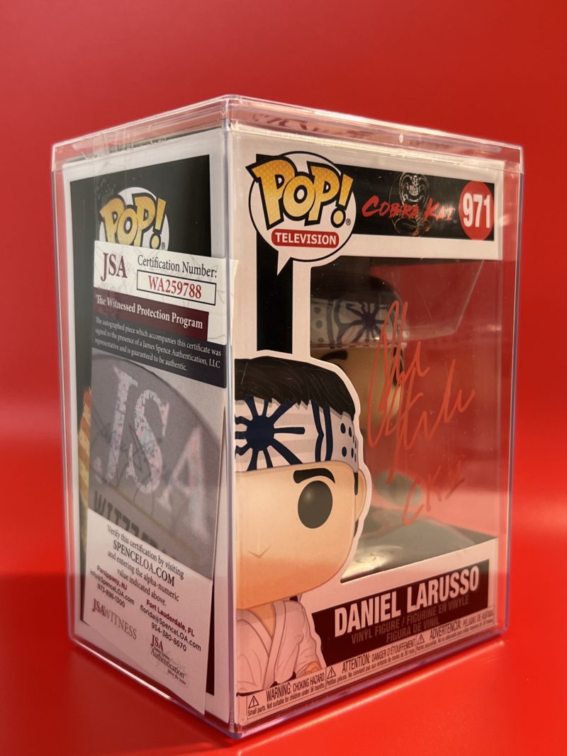 Funko POP! Television Cobra Kai Daniel Larusso Signiert von Ralph Macchio mit Authentifizierung + Acrylbox – Bild 7